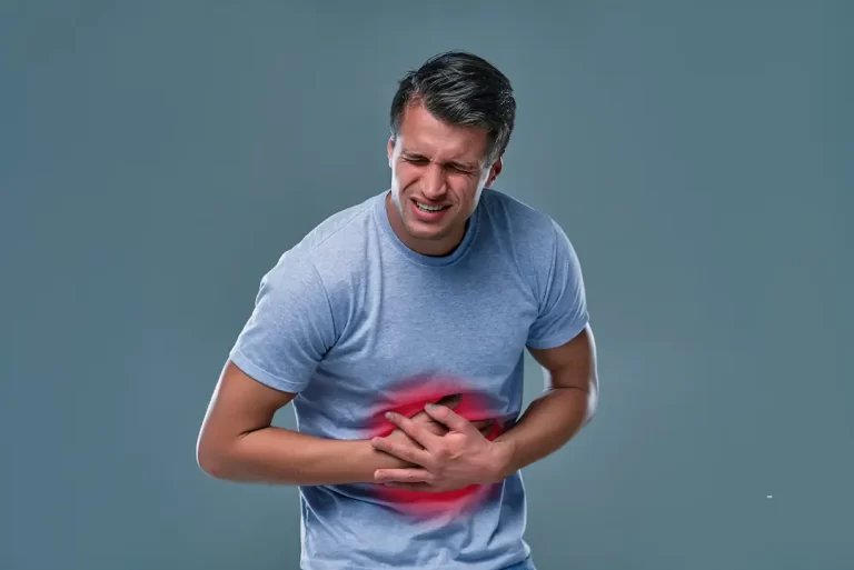 Aliviar el dolor en la boca del estómago: consejos y causas posibles