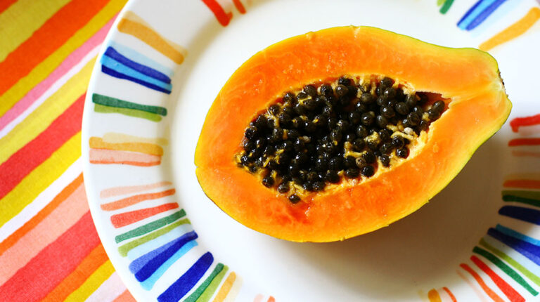 ¡Descubre los increíbles beneficios de consumir mamón y papaya a diario!